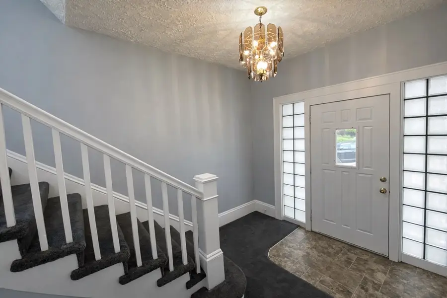 606 Dickenson, Williamson, WV 25661 - #3