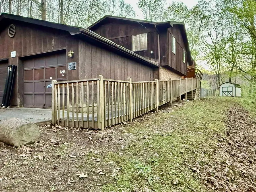 220 Panther Blvd, Hagerhill, KY 41222 - #2