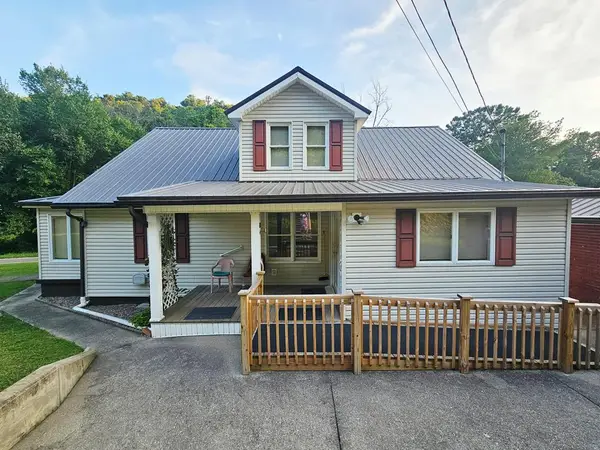 20 Fitch Branch Rd, Inez, KY 41224