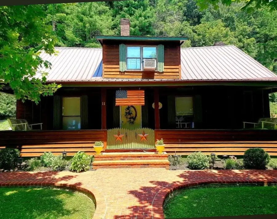 168 West Maple Street, Salyersville, KY 41465 - #2