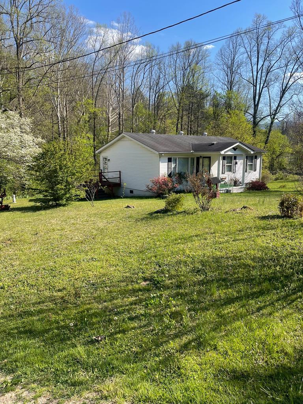 94 Elderberry Drive, Whitesburg, KY 41858