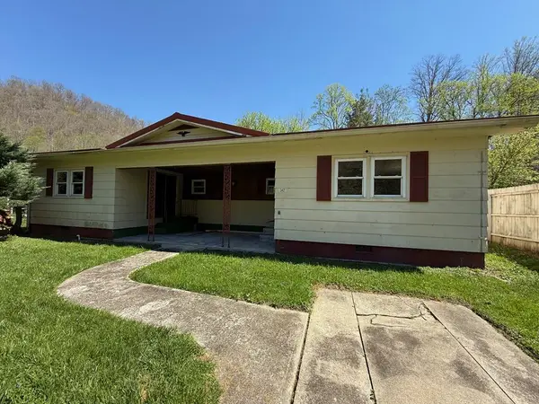 342 Pond Creek Rd, Huddy, KY 41535