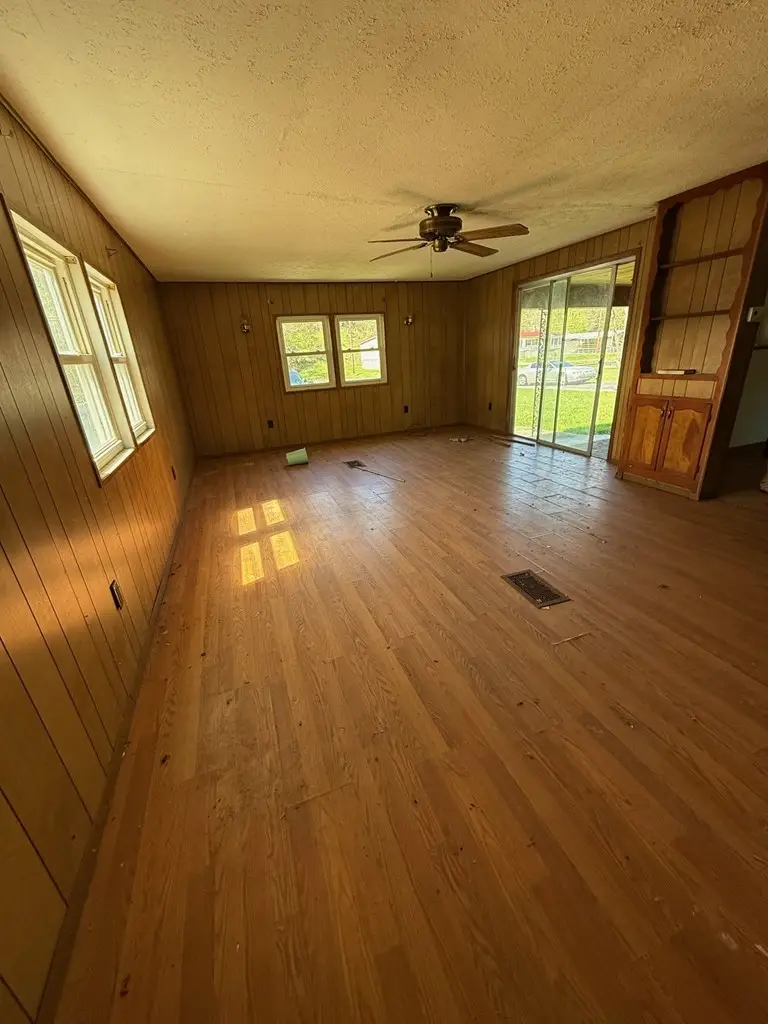 342 Pond Creek Rd, Huddy, KY 41535 - #3