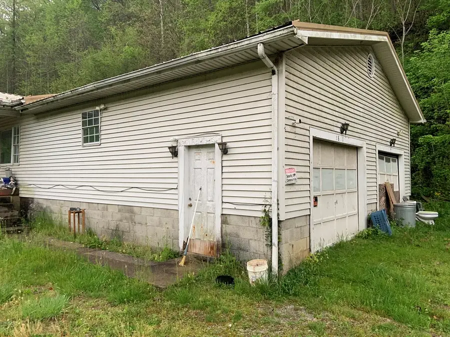 1871 Collins Highway, Pikeville, KY 41501 - #2