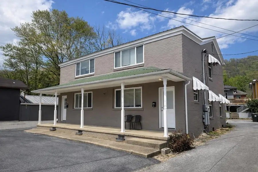 605 Hambley Blvd, Pikeville, KY 41501 - #2