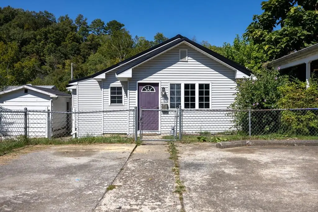 2232 N Main St, Hazard, KY 41701 - #1