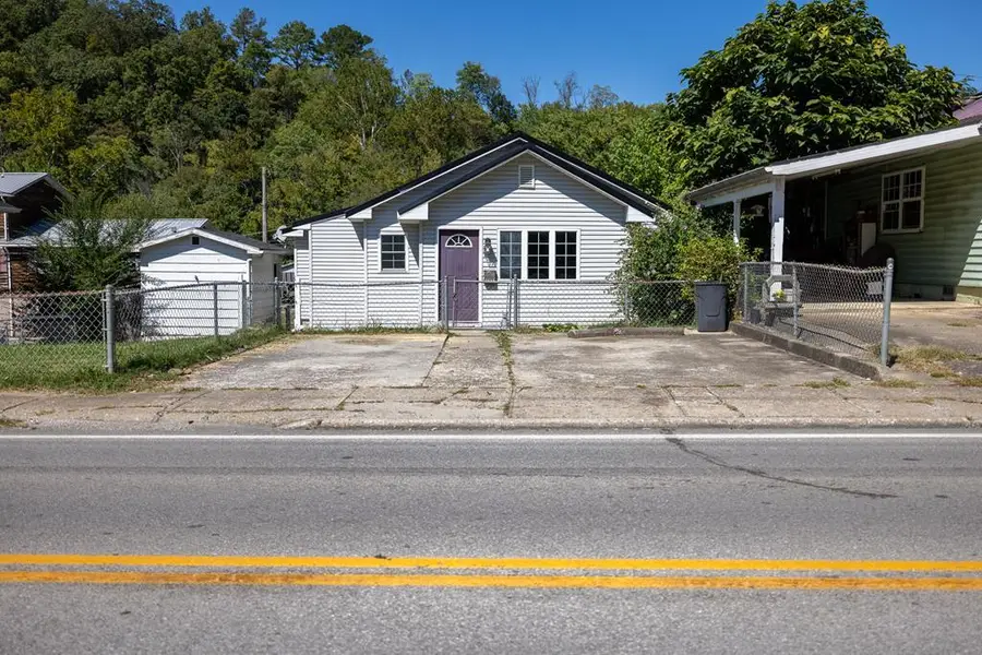 2232 N Main St, Hazard, KY 41701 - #2