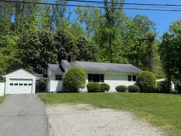 2642 Ky Rt 1107, Paintsville, KY 41240