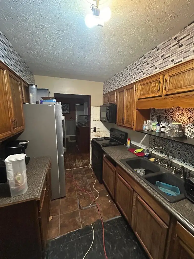17 Music Street, Prestonsburg, KY 41653 - #2