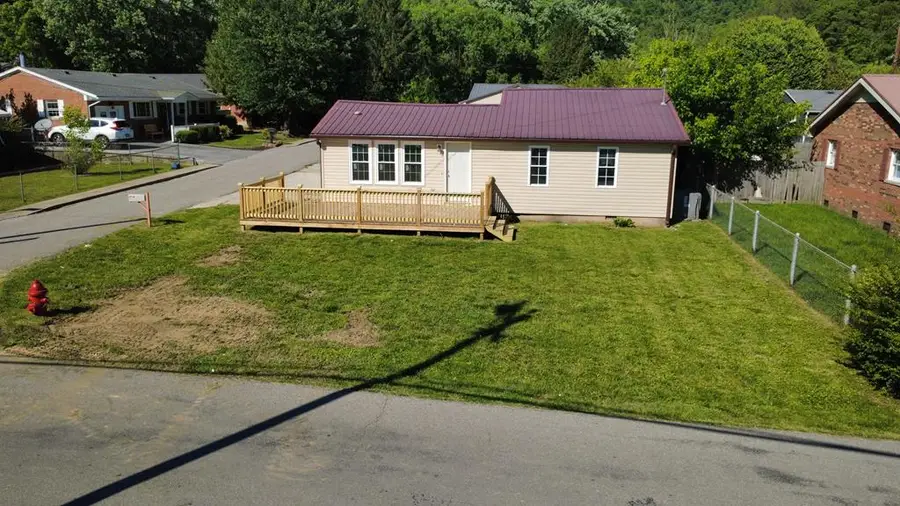 118 Wells Drive, Prestonsburg, KY 41653 - #2