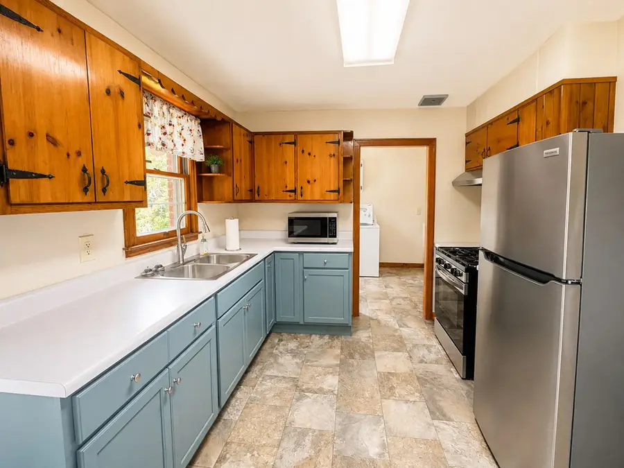 300 E Main Street, Stanville, KY 41659 - #3