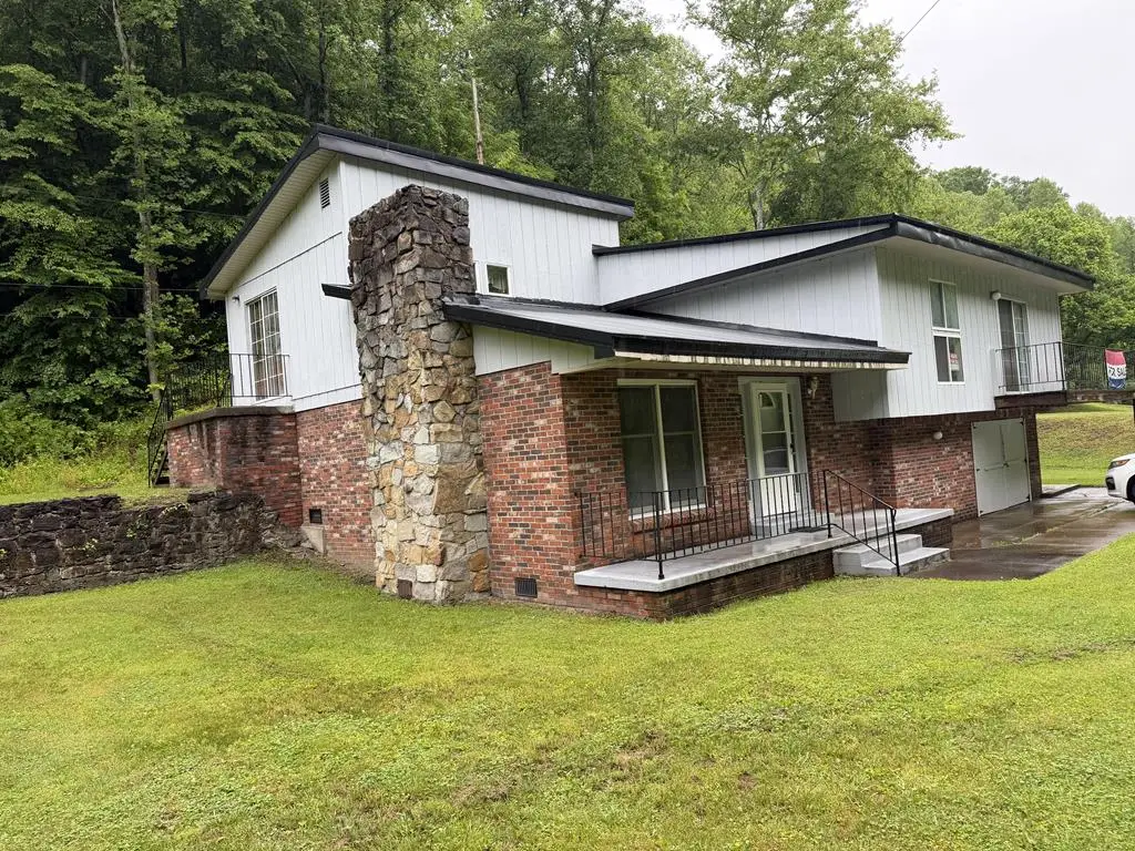 1639 Pinsonfork Rd, McAndrews, KY 41543 - #1