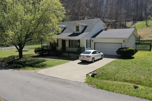 244 Chimney Rock Rd, Hazard, KY 41701