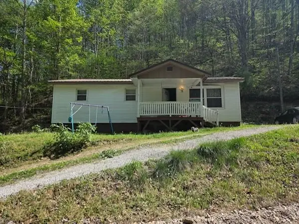 77 Butcherknife Rd., Topmost, KY 41862