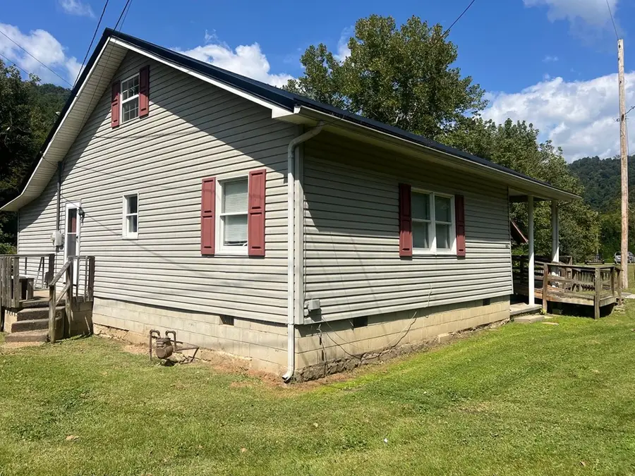 3023 Ky Hwy 7, Wayland, KY 41666 - #3