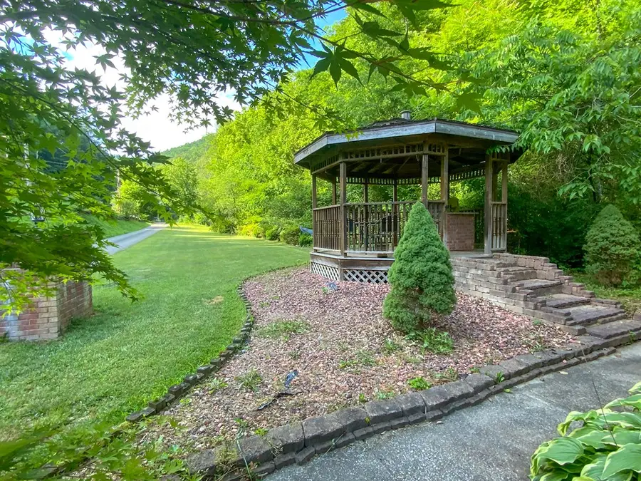 118 Stamper Branch Rd, Wayland, KY 41666 - #3