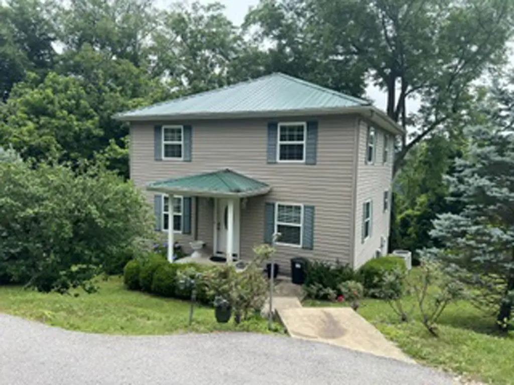 275 Peach Orchard Dr, Pikeville, KY 41501 - #1