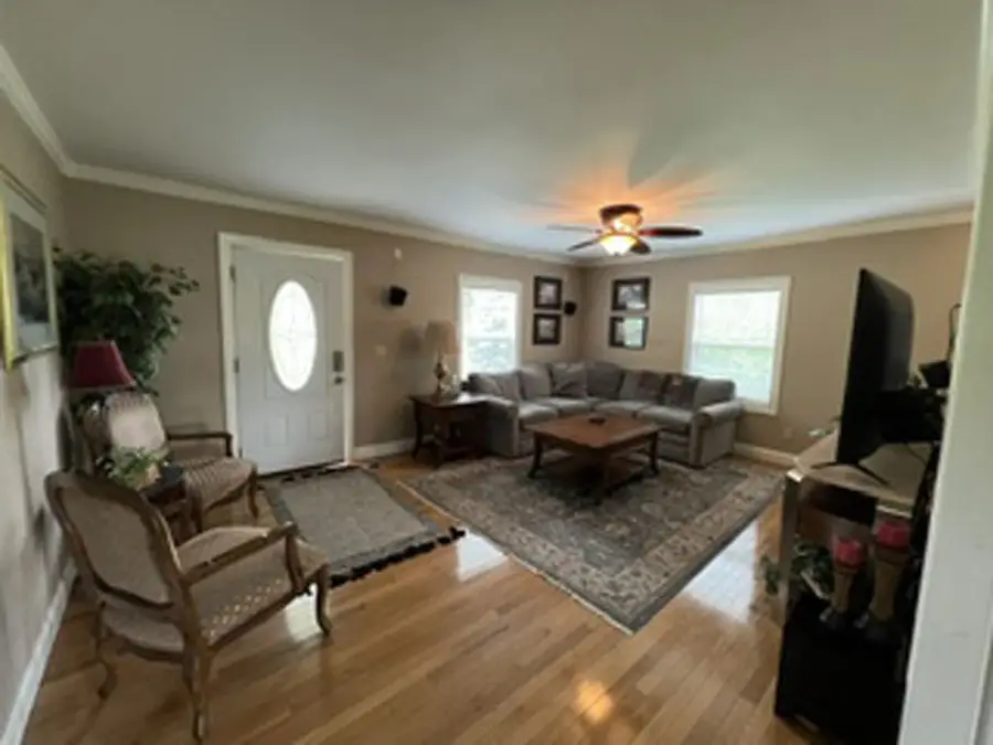 275 Peach Orchard Dr, Pikeville, KY 41501 - #2