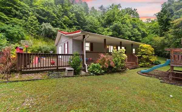 94 Lick Fork Lane, Happy, KY 41754