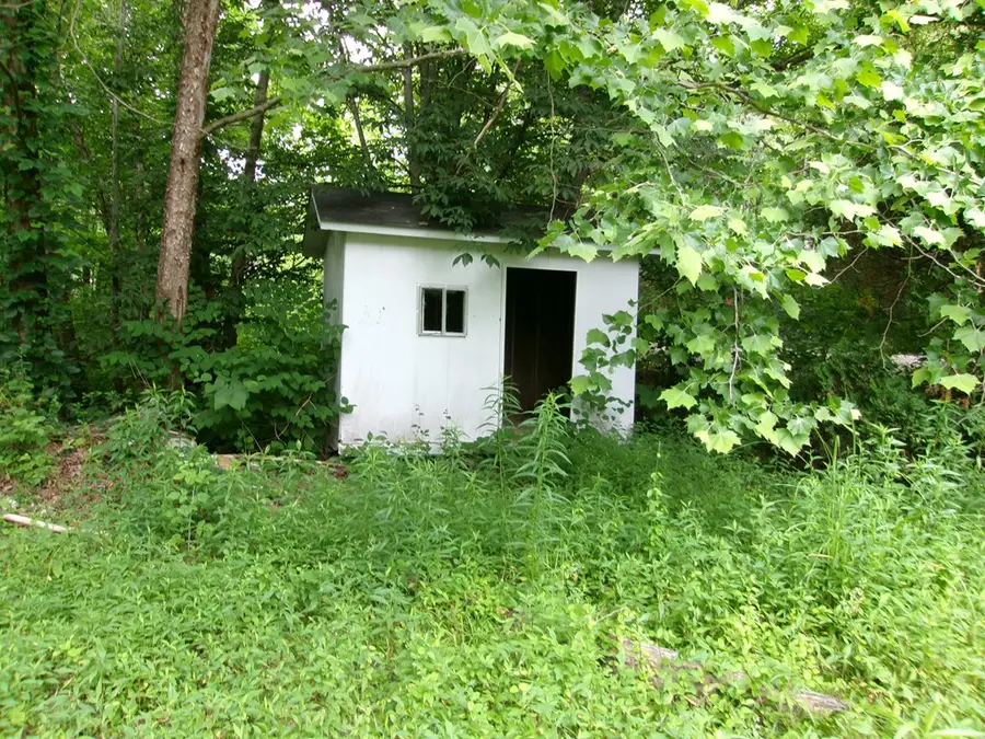 127 S Meadows, Hagerhill, KY 41222 - #2