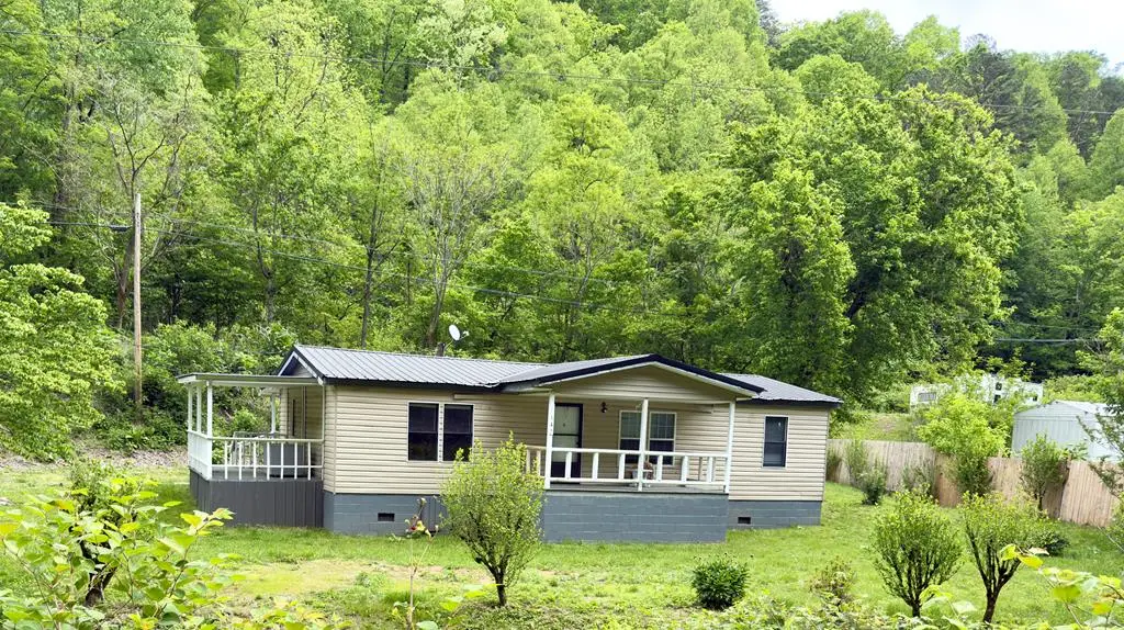 1176 Dorton Jenkins Highway, Dorton, KY 41537 - #1