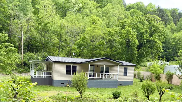 1176 Dorton Jenkins Highway, Pikeville, KY 41537