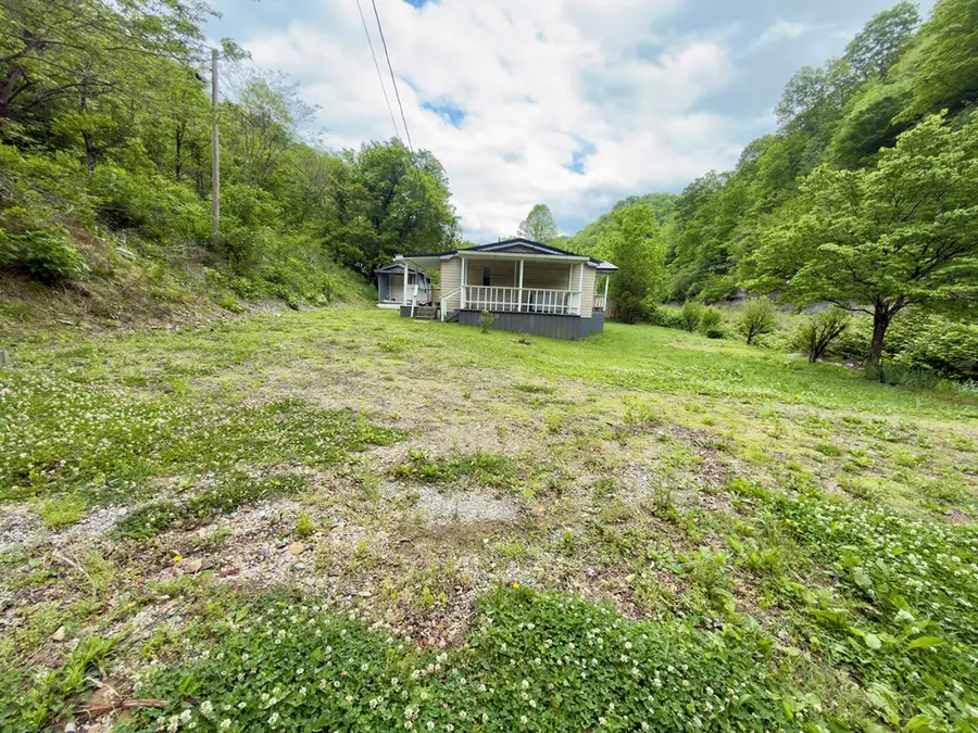 1176 Dorton Jenkins Highway, Dorton, KY 41537 - #3