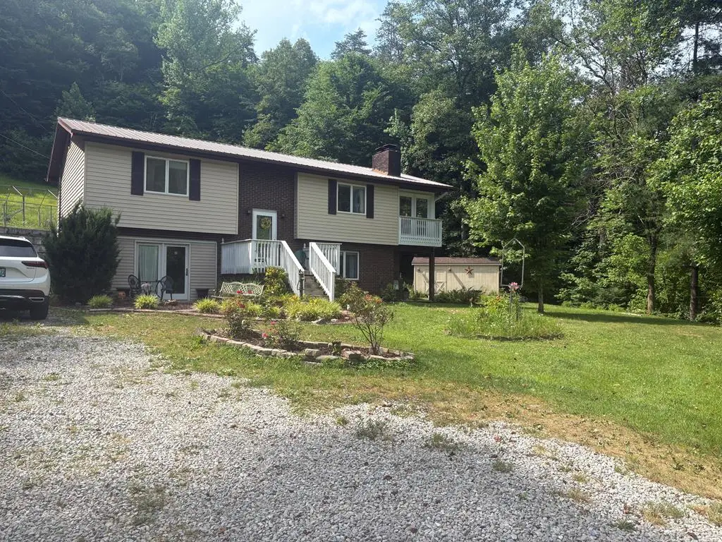 2006 Ky Rt 825, Hagerhill, KY 41222 - #1