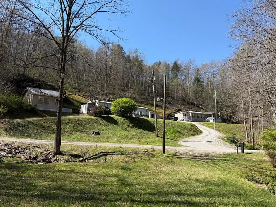 220 Bilvia Drive, Jenkins, KY 41537 - #3