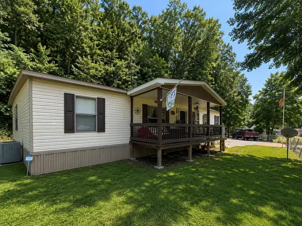 1439 Beech Creek Road, Meador, WV 25678