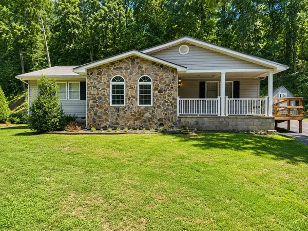 160 Cougar Ln, Mousie, KY 41839
