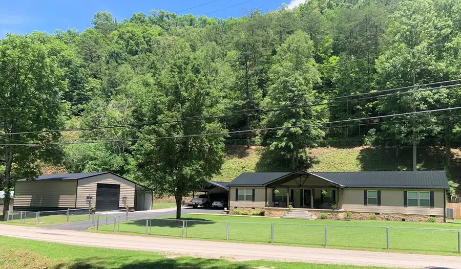 204 Gardner Fork, Shelbiana, KY 41562 - #2