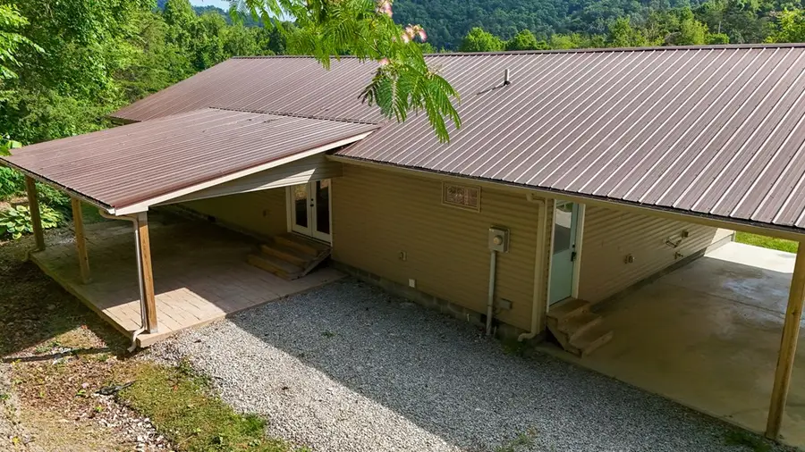 52 Extension Drive, Whitesburg, KY 41858 - #2
