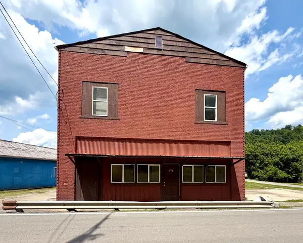 484 Ky Route 302, West Van Lear, KY 41268