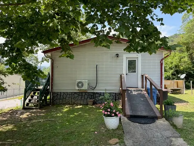 288 Pike Floyd Hollow, Betsy Layne, KY 41605 - #3