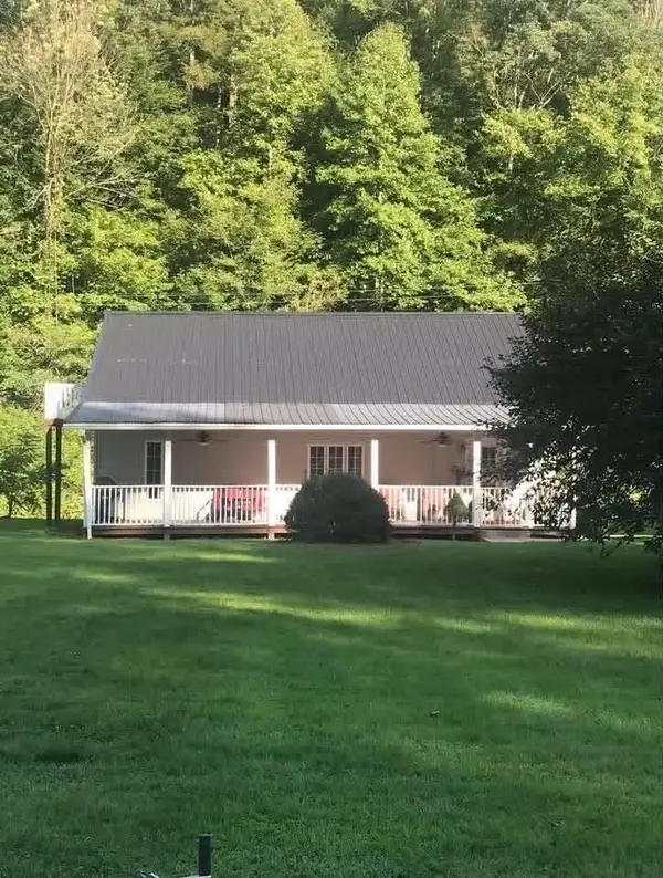 601 Rt 466, Melvin, KY 41650
