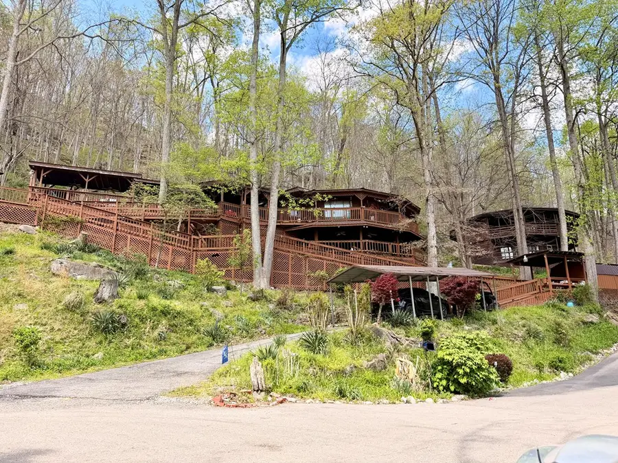 573 Lakeview Village, Prestonsburg, KY 41653 - #3