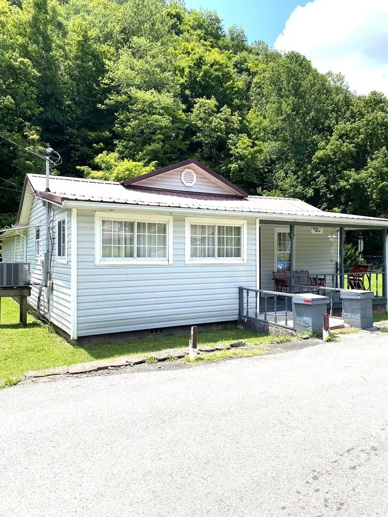 25 West Back St., McDowell, KY 41647 - #3