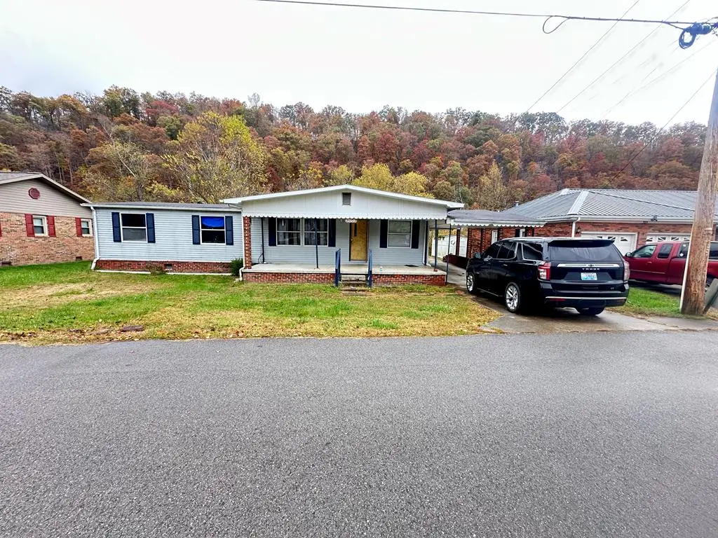 209 Wallen Dr, Van Lear, KY 41256 - #1