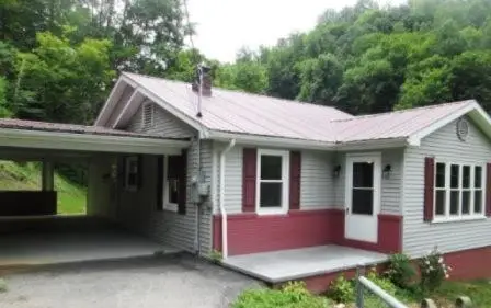 412 Highway 3409, McRoberts, KY 41835