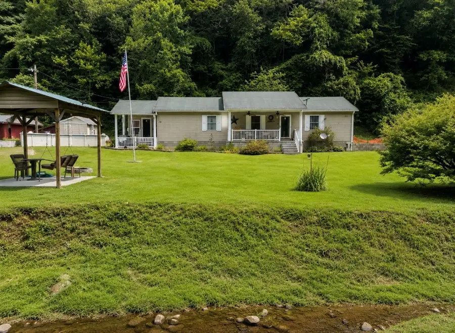 26 Daniels Lane, Matewan, WV 25678 - #3