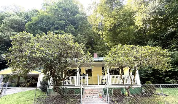 2505 Pinson Fork Rd., McAndrews, KY 41543
