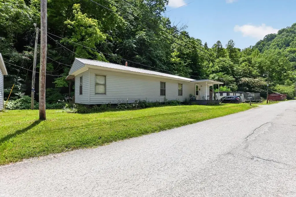 179 Big Card Rd, Mouthcard, KY 41548 - #1