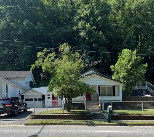 518 Town Mountain Road, Pikeville, KY 41501