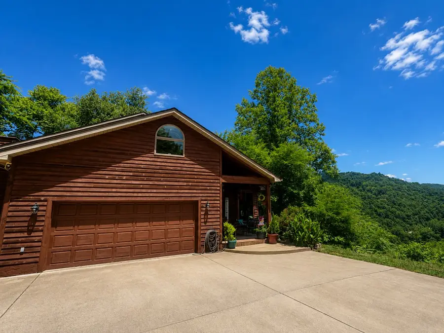 2501 Kewanee Road, Pikeville, KY 41501 - #3