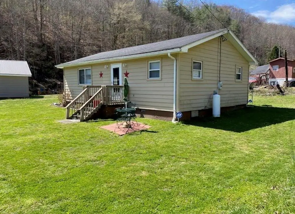 38 Thompson Branch, Pikeville, KY 41501 - #1