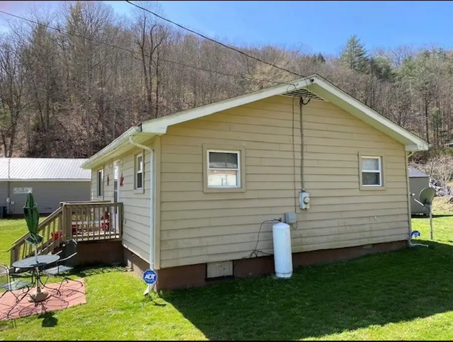 38 Thompson Branch, Pikeville, KY 41501 - #2