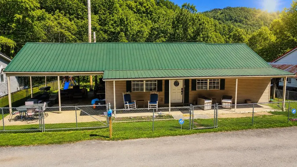2004 South Mayo Trail, Pikeville, KY 41501 - #1