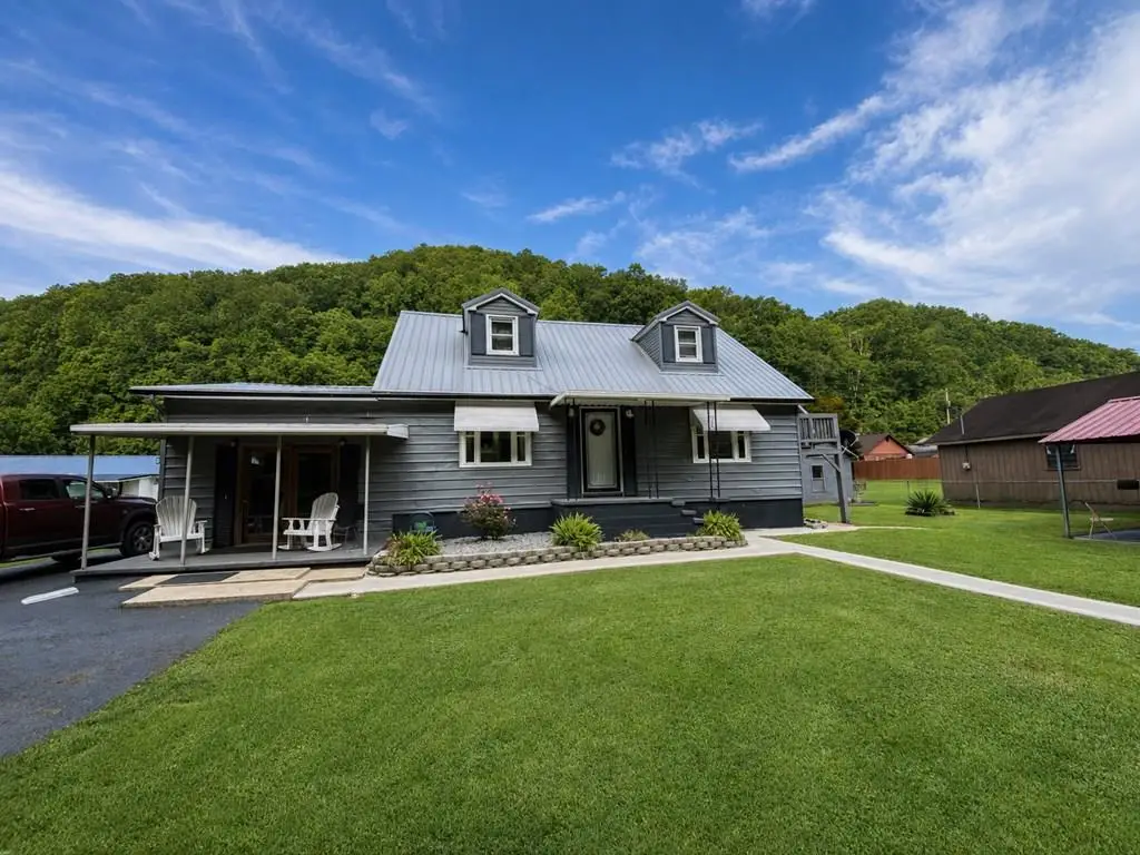 93 Airport Bottom Rd, Delbarton, WV 25670 - #1