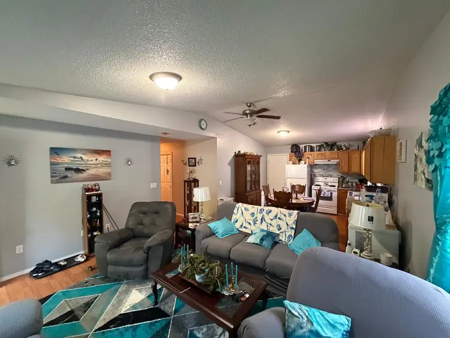 3749 Pond Creek Rd, McAndrews, KY 41543 - #2